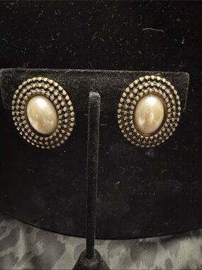 Classic Pearl-Style Oval Button Clip On Earrings - Vintage Bronze Tone